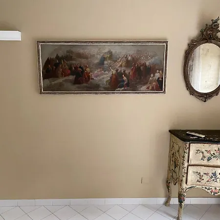 Charming Willa Capri